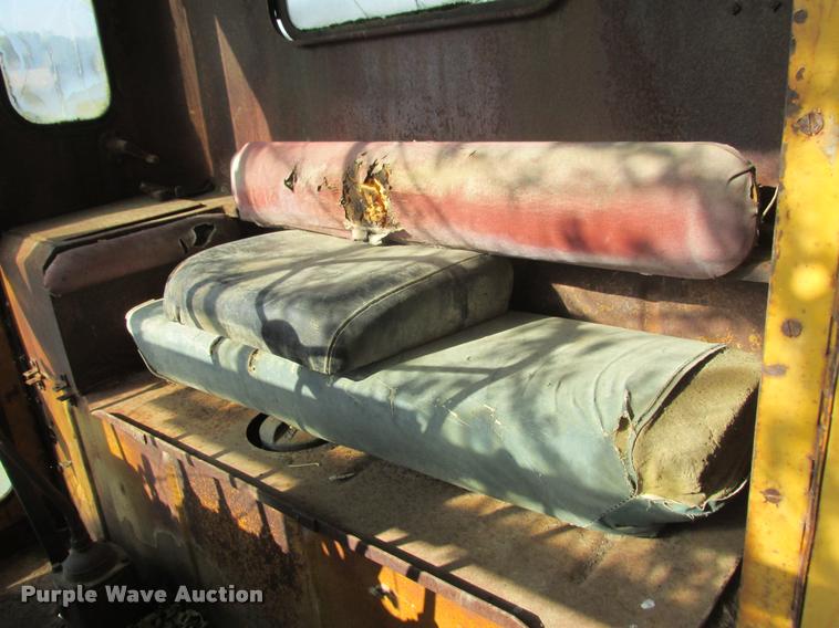 image for item K4241 1940 Caterpillar 12 rigid frame motor grader