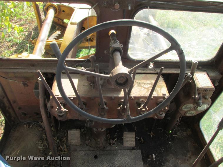 image for item K4241 1940 Caterpillar 12 rigid frame motor grader