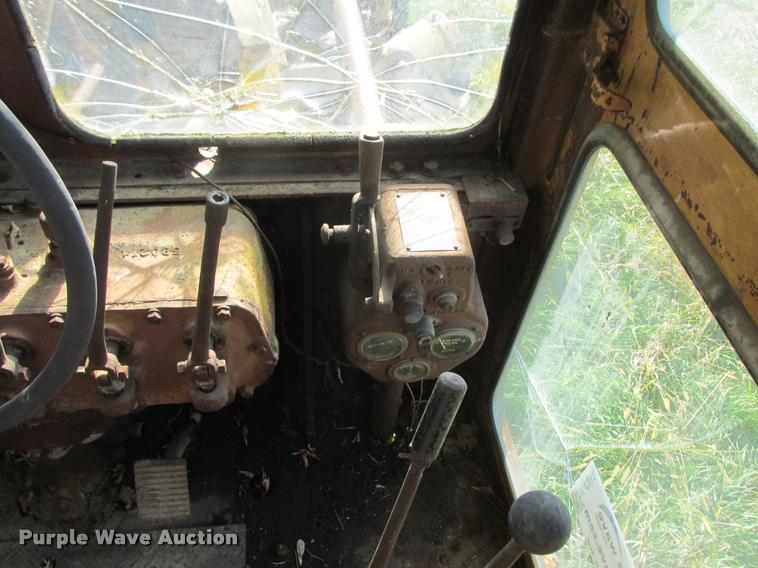 image for item K4241 1940 Caterpillar 12 rigid frame motor grader