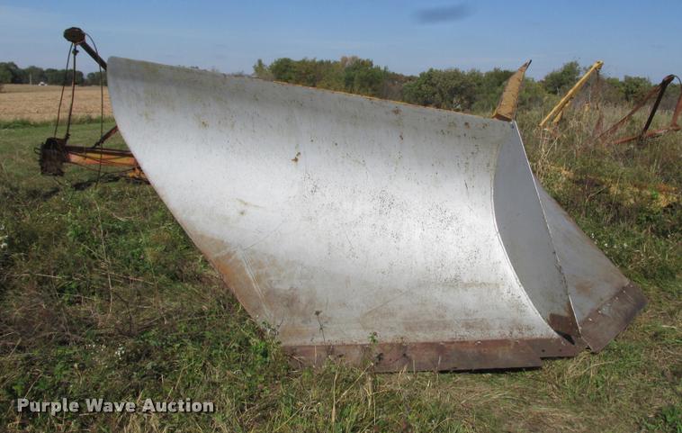 image for item K4242 Motor grader snow plow and lift group