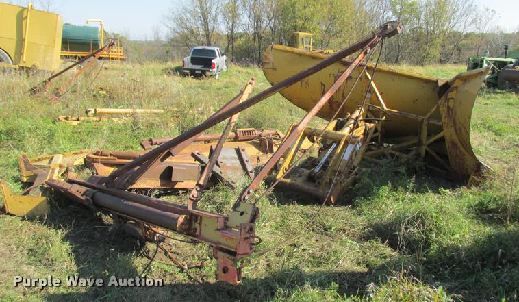 image for item K4242 Motor grader snow plow and lift group