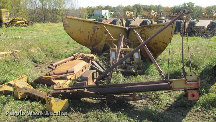 image for item K4242 Motor grader snow plow and lift group