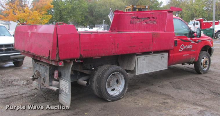 image for item K4245 2000 Ford F550 Super Duty dump truck