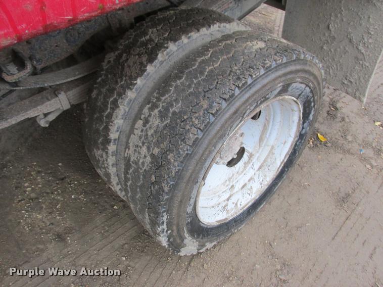 image for item K4245 2000 Ford F550 Super Duty dump truck