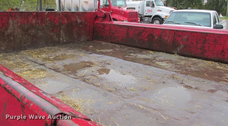 image for item K4245 2000 Ford F550 Super Duty dump truck