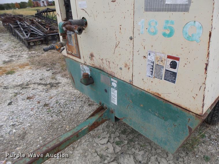 image for item K5652 Sullair 185Q air compressor