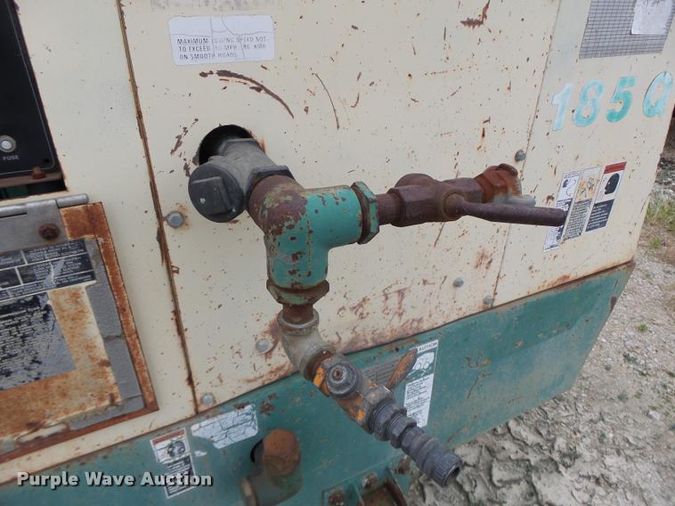 image for item K5652 Sullair 185Q air compressor