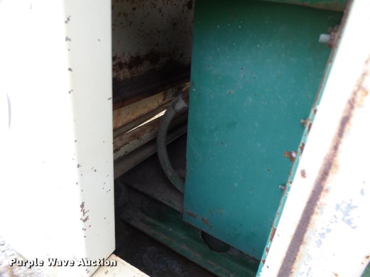 image for item K5652 Sullair 185Q air compressor