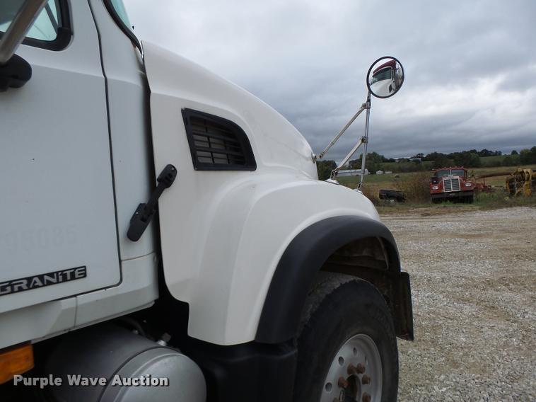 image for item K5660 2007 Mack CV713 dump truck