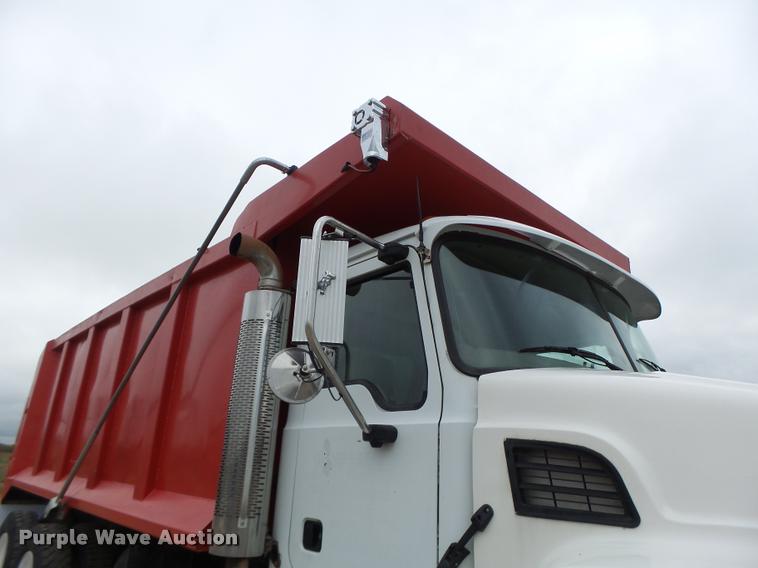 image for item K5660 2007 Mack CV713 dump truck