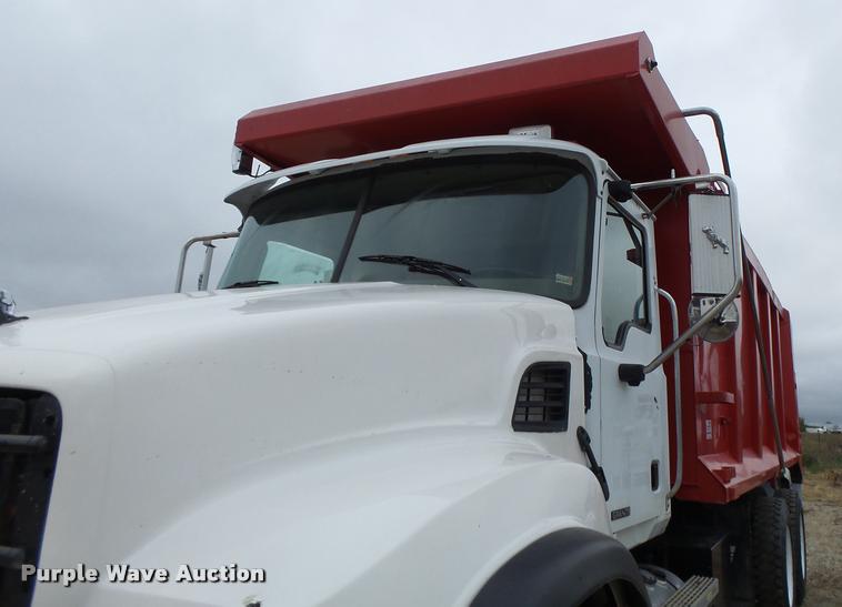 image for item K5660 2007 Mack CV713 dump truck