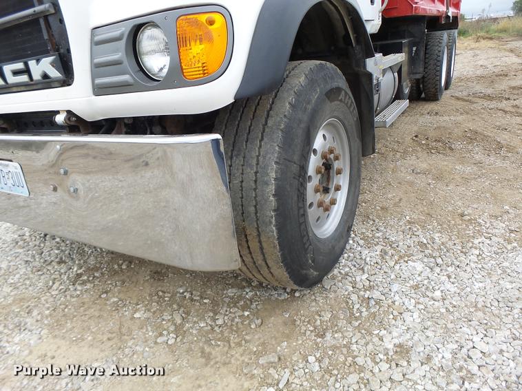 image for item K5660 2007 Mack CV713 dump truck