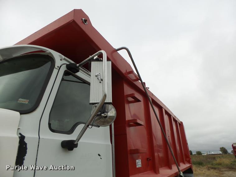 image for item K5660 2007 Mack CV713 dump truck