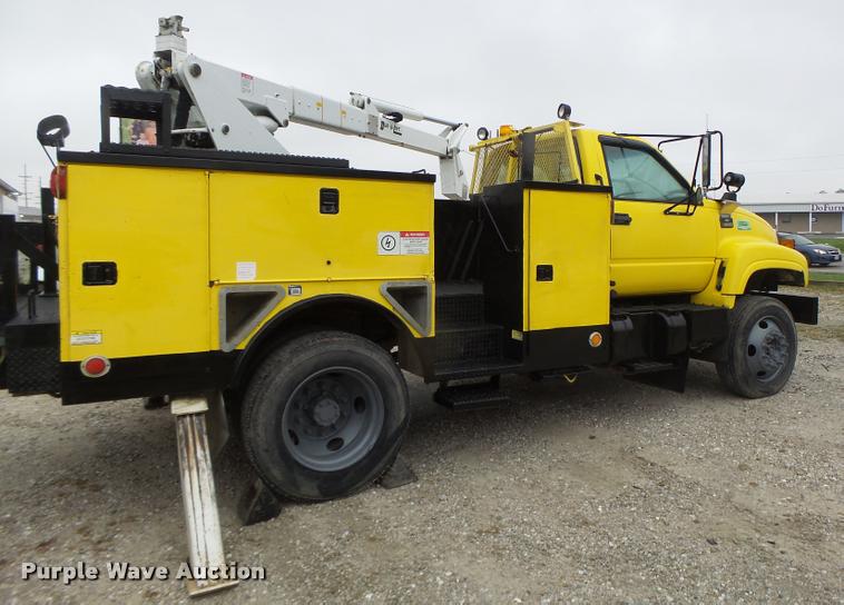 image for item K5663 2001 Chevrolet C6500 bucket truck
