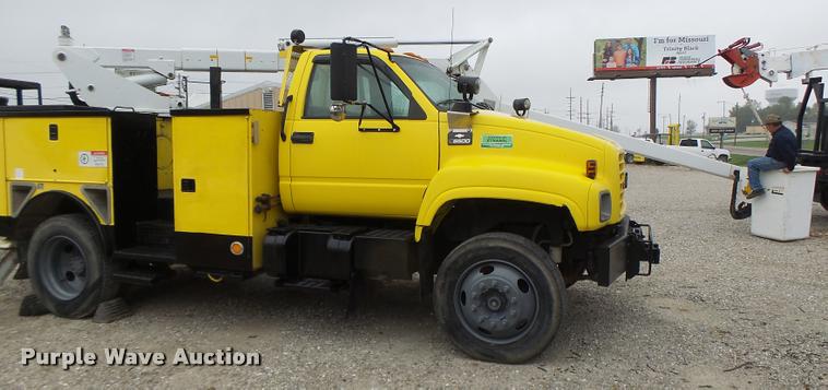 image for item K5663 2001 Chevrolet C6500 bucket truck