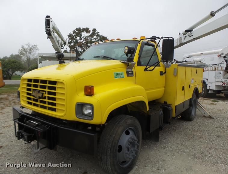 image for item K5663 2001 Chevrolet C6500 bucket truck