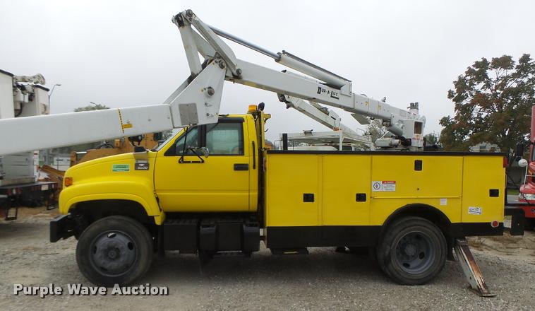 image for item K5663 2001 Chevrolet C6500 bucket truck