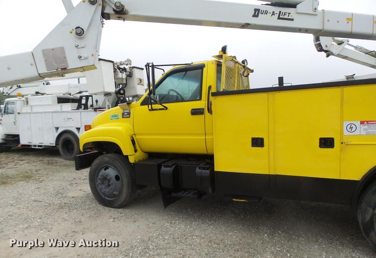 image for item K5663 2001 Chevrolet C6500 bucket truck
