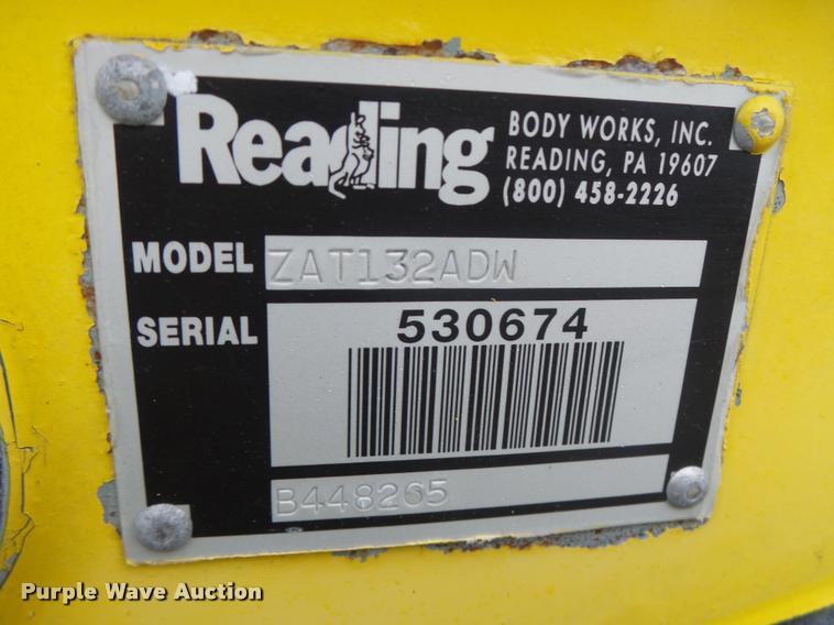 image for item K5663 2001 Chevrolet C6500 bucket truck