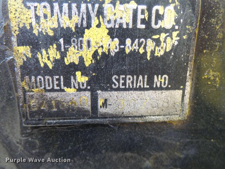 image for item K5663 2001 Chevrolet C6500 bucket truck