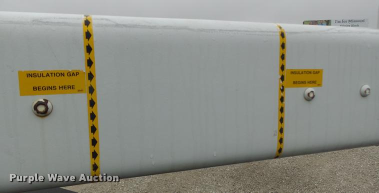 image for item K5663 2001 Chevrolet C6500 bucket truck