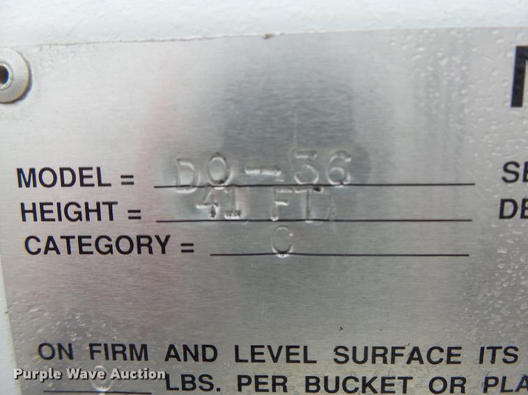 image for item K5663 2001 Chevrolet C6500 bucket truck