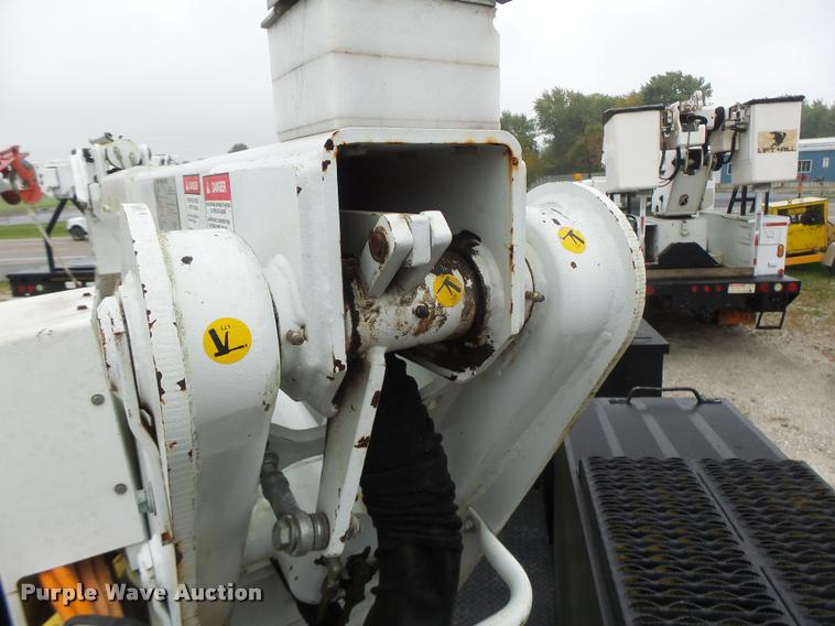 image for item K5663 2001 Chevrolet C6500 bucket truck