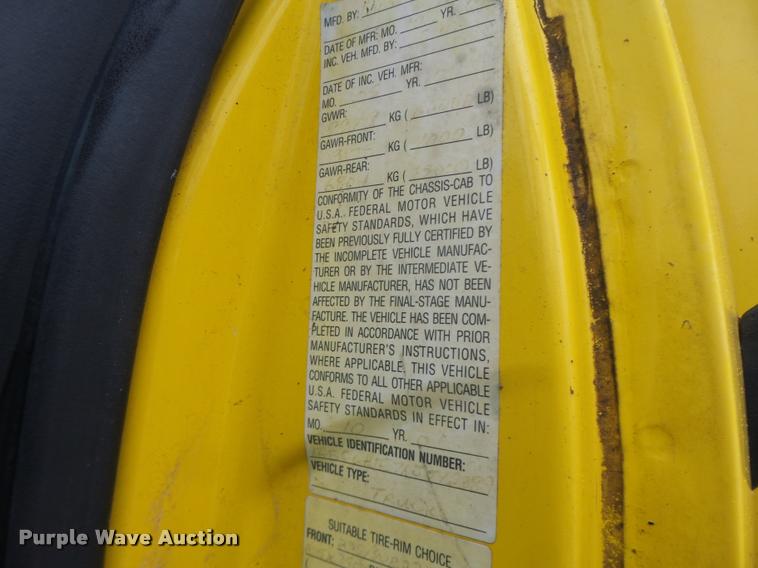 image for item K5663 2001 Chevrolet C6500 bucket truck