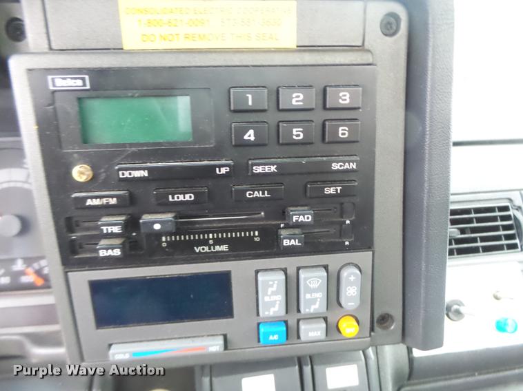 image for item K5663 2001 Chevrolet C6500 bucket truck