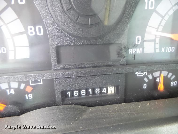 image for item K5663 2001 Chevrolet C6500 bucket truck