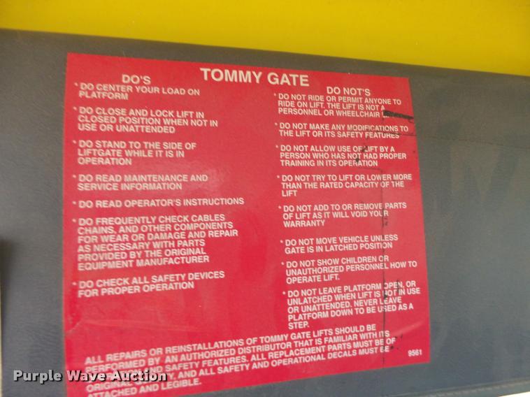 image for item K5663 2001 Chevrolet C6500 bucket truck