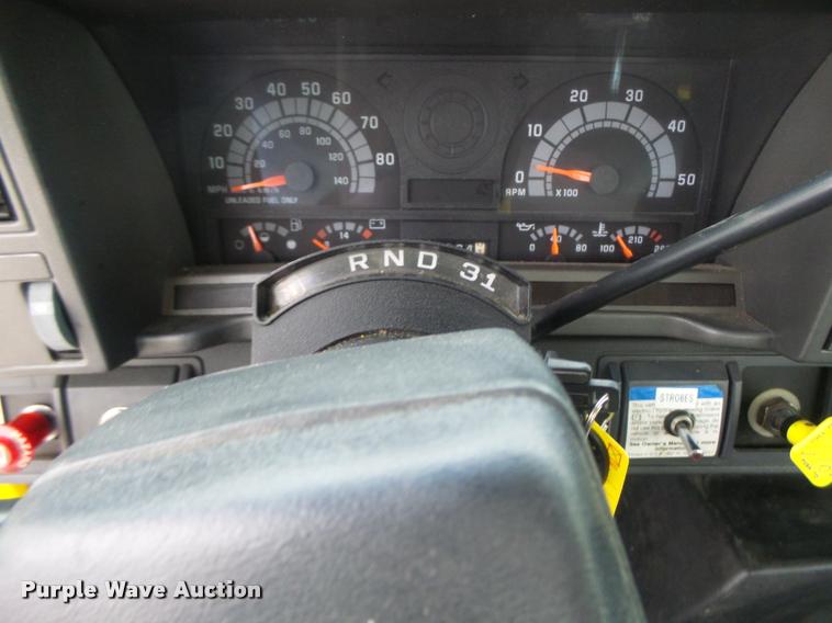 image for item K5663 2001 Chevrolet C6500 bucket truck