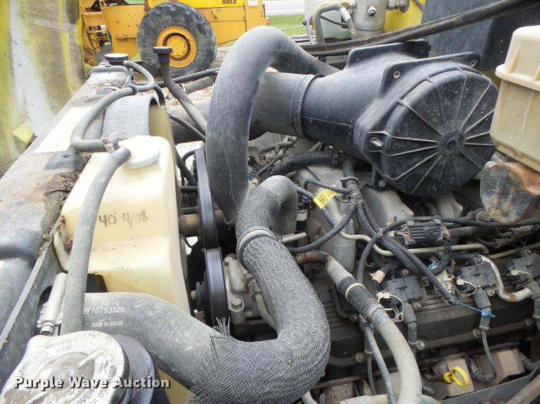 image for item K5663 2001 Chevrolet C6500 bucket truck