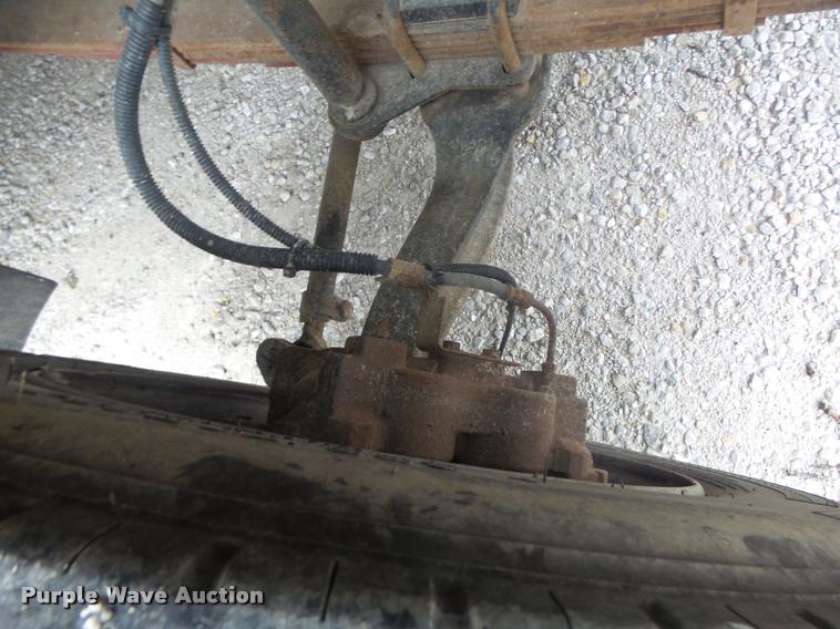 image for item K5663 2001 Chevrolet C6500 bucket truck