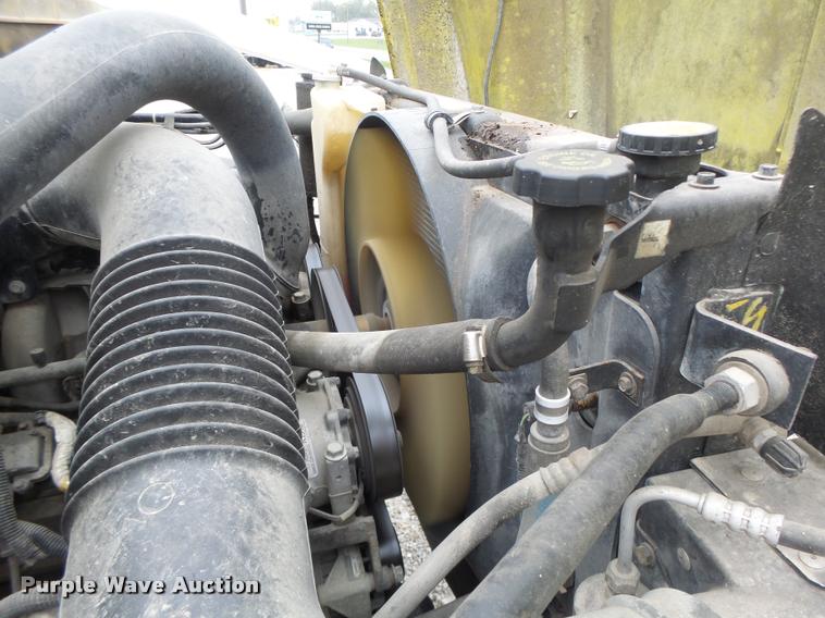 image for item K5663 2001 Chevrolet C6500 bucket truck