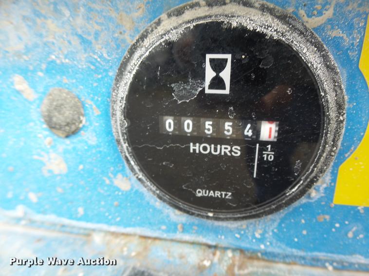 image for item K5666 2004 Genie 2632 scissor lift