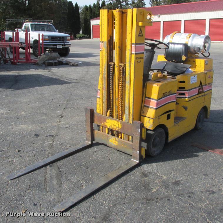 image for item K6236 Allis Chalmers ACC40 forklift