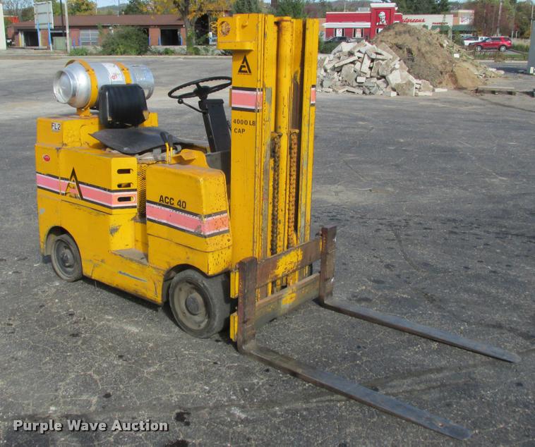 image for item K6236 Allis Chalmers ACC40 forklift