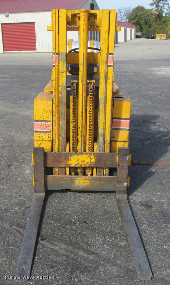 image for item K6236 Allis Chalmers ACC40 forklift