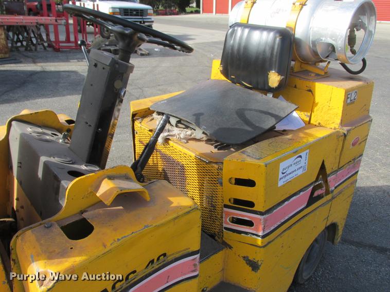 image for item K6236 Allis Chalmers ACC40 forklift