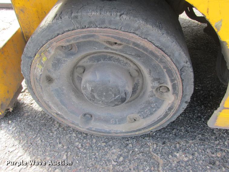 image for item K6236 Allis Chalmers ACC40 forklift