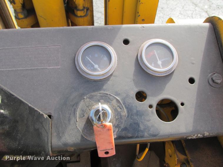 image for item K6236 Allis Chalmers ACC40 forklift