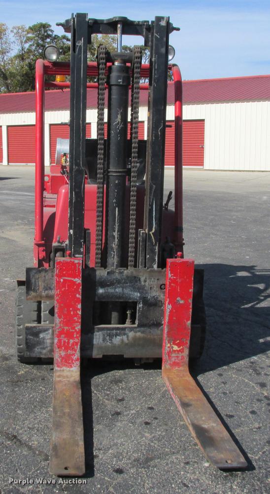 image for item K6237 Caterpillar T120C forklift