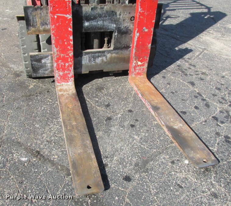 image for item K6237 Caterpillar T120C forklift