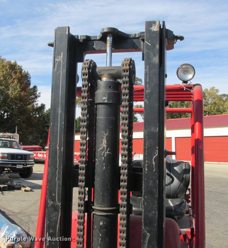 image for item K6237 Caterpillar T120C forklift