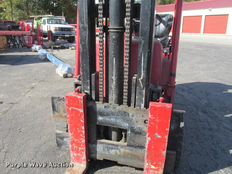 image for item K6237 Caterpillar T120C forklift