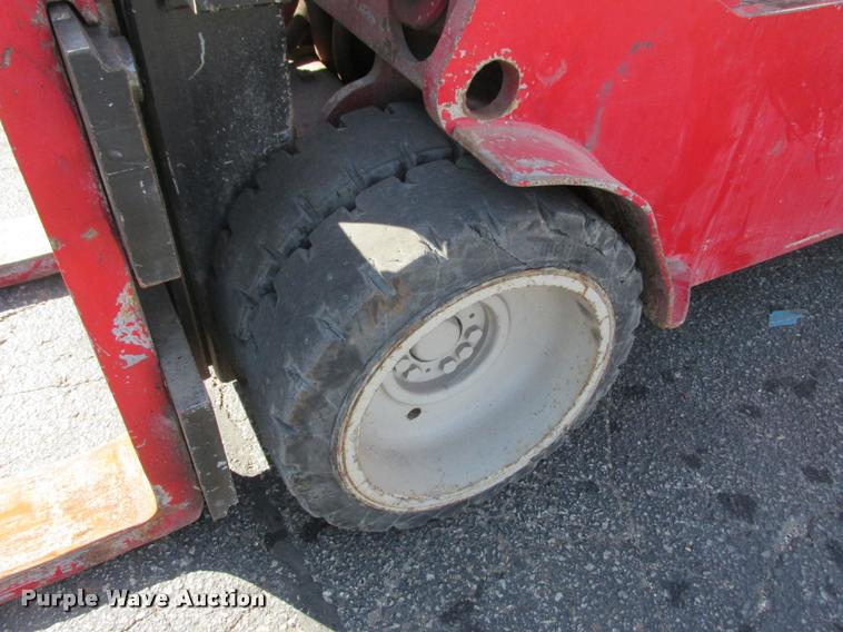 image for item K6237 Caterpillar T120C forklift