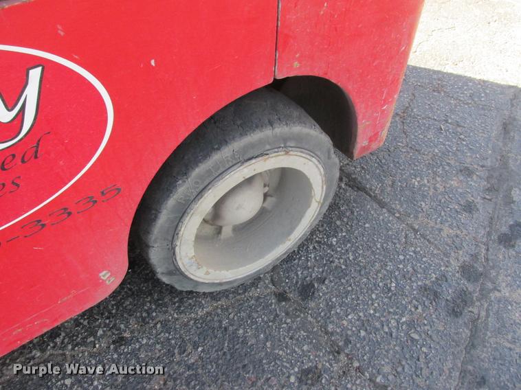 image for item K6237 Caterpillar T120C forklift