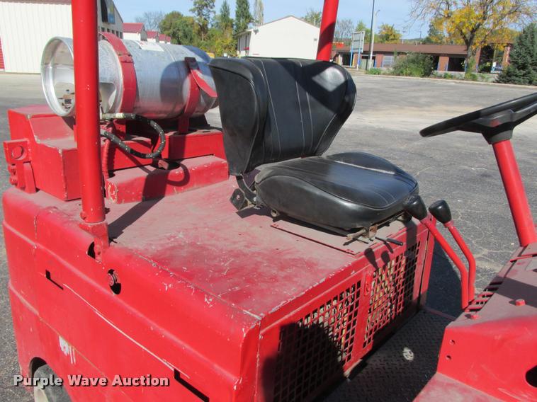 image for item K6237 Caterpillar T120C forklift