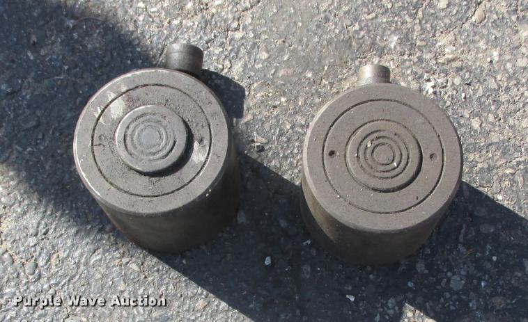 image for item K6239 (5) bottle jacks